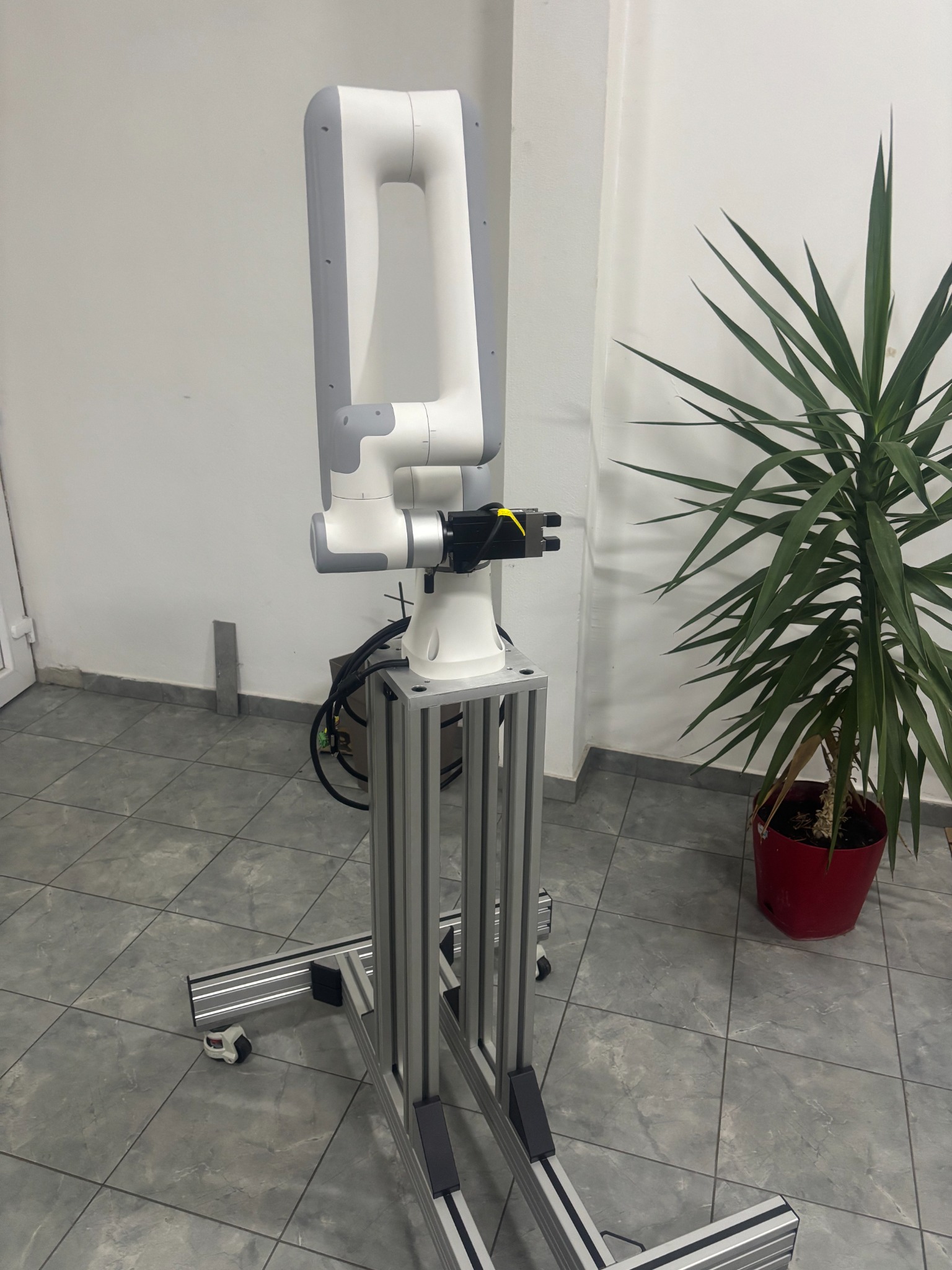 RoboRuka Mobilno aluminijumsko postolje